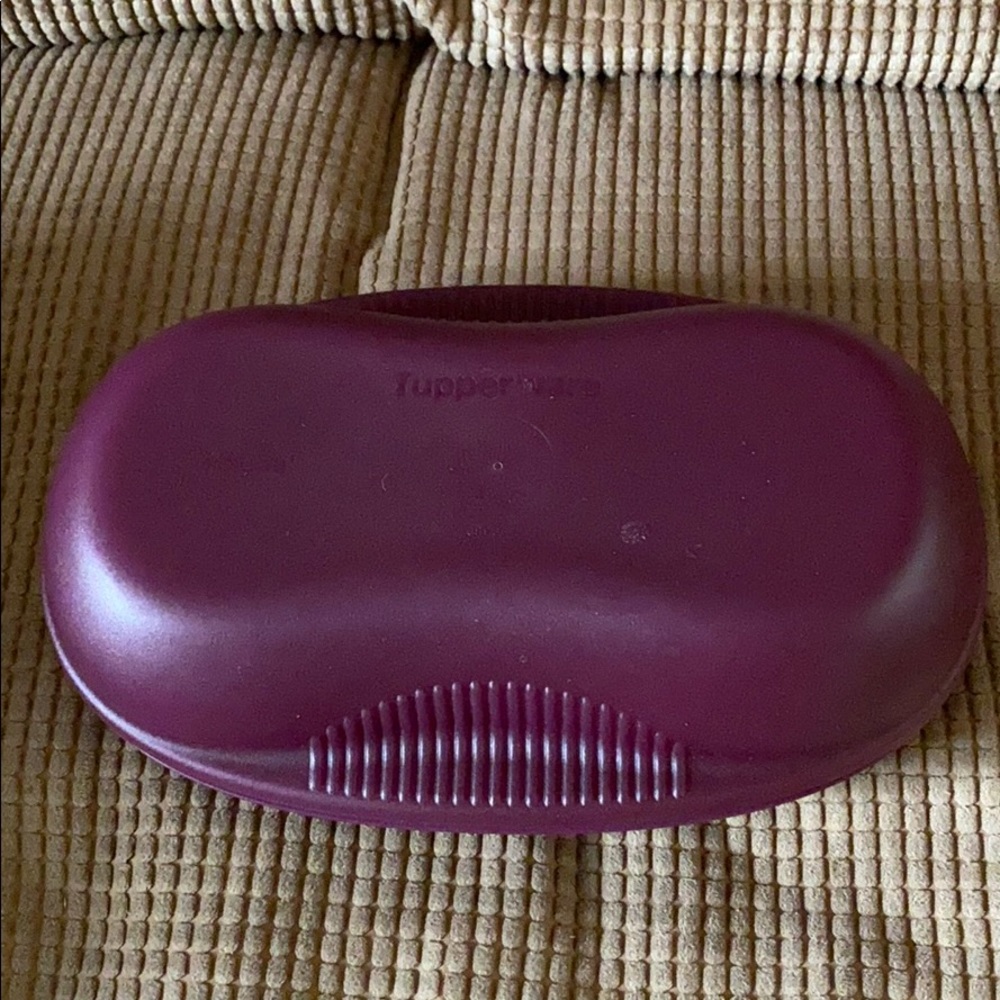 Brand new Tupperware microwave breakfast maker.